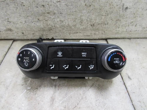 Hyundai Tucson Manual HVAC Climate Control (2010–2013) – Genuine OEM