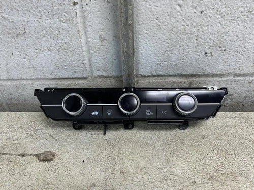 Honda CIVIC Automatic Temperature Controller (2025) – Genuine OEM