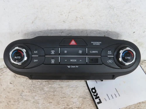 Kia Sorento Front Automatic HVAC Climate Control (2017–2018) – Genuine OEM