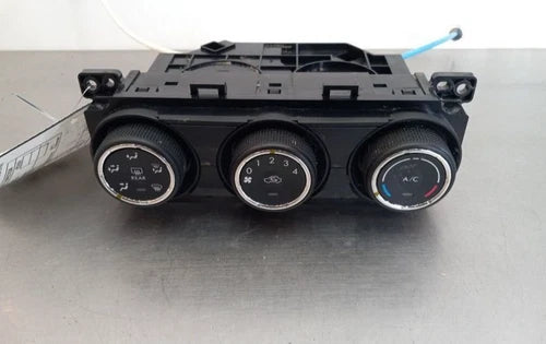 Subaru Forester manual temperature control A/C Heater (2014–2015) – Genuine OEM