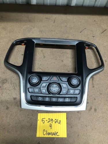 Jeep Grand Cherokee Climate Control Temperature A/C HVAC (2016–2017) – Genuine OEM