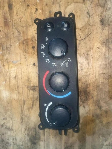 Dodge RAM 1500 HVAC Climate Control Assembly – Used (2003–2005) – HVAC Replacement Part