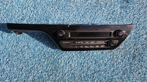 Kia Sedona Dash Mounted HVAC Climate Control (2015) – Genuine OEM