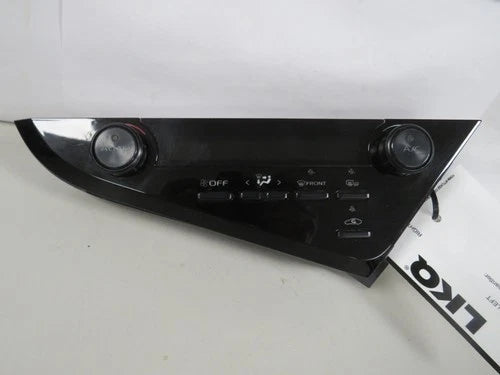 Toyota Camry Front Automatic HVAC Climate Control (2018–2024) – Genuine OEM