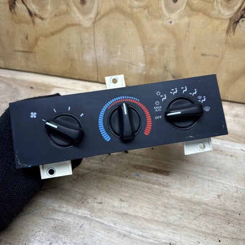 Dodge RAM Van 1500 Climate Control Heater Temp A/C (1998–2003) – Genuine OEM