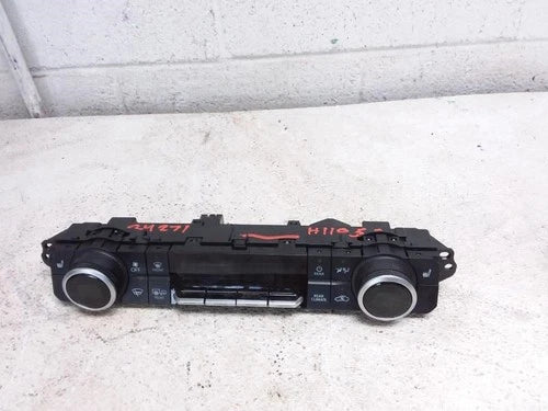Toyota HIGHLANDER Front 3 Zone Automatic Temperature Controller (2022) – Genuine OEM