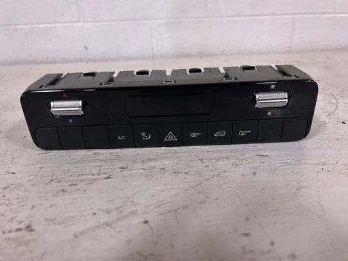 Mercedes-Benz SPRINTV25 Front Automatic Temperature Controller (2025) – Genuine OEM
