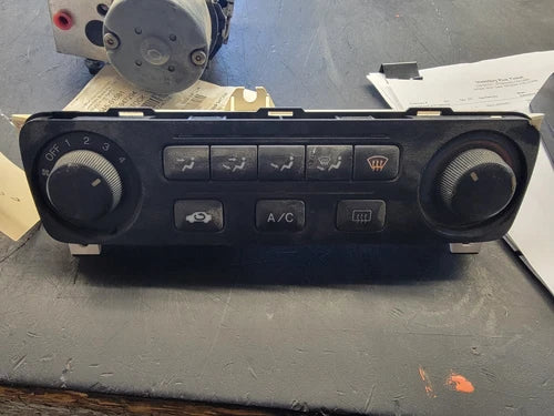 Honda Accord HVAC Climate Control W/O Climate Control (2001–2002) – Genuine OEM