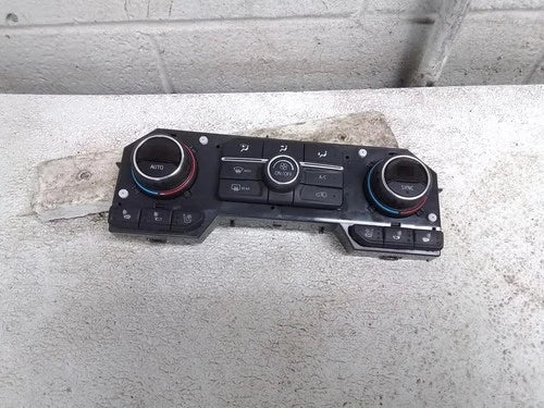 Chevrolet SILVRDO15 Dual Zone Automatic Temperature Controller (2019) – Genuine OEM