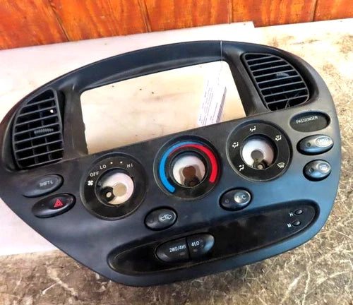 Toyota Tundra HVAC Climate Control faceplate - Used (2003–2006) – HVAC Replacement Part