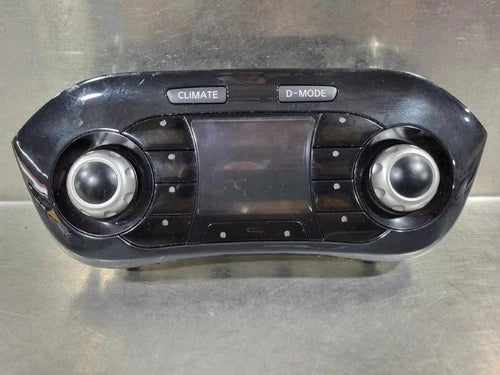 Nissan Juke Front Automatic HVAC Climate Control (2011–2014) – Genuine OEM