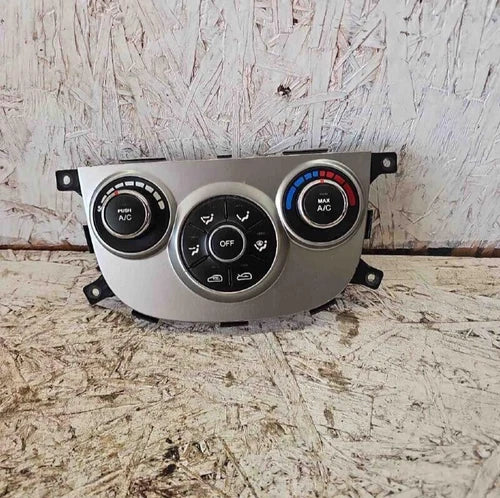 Hyundai Santa Fe Manual HVAC Climate Control (2010–2012) – Genuine OEM