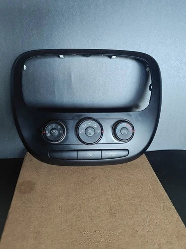 Kia Soul HVAC Climate Control Switch Panel (2014–2016) – Genuine OEM