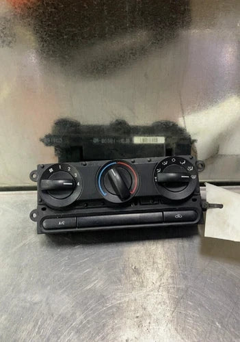 Ford F150 A/C Heater Manual Climate Control (2004–2008) – Genuine OEM