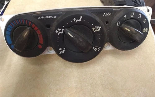 Ford Focus Manual HVAC Climate Control Assembly (2000–2007) – HVAC Replacement Part