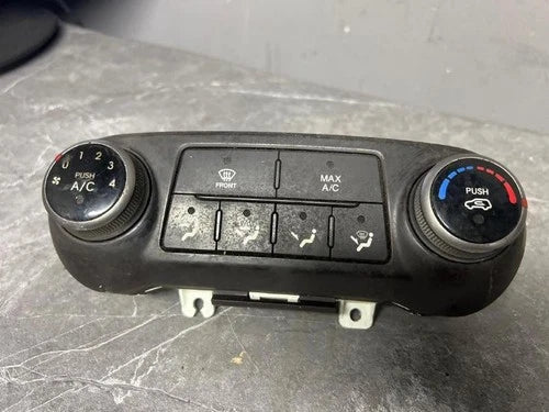 Hyundai Tucson HVAC Climate Control (2010–2013) – Genuine OEM | Ref SKU-8250