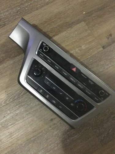 Hyundai Sonata Radio & HEAT/A/C Control Panel (2015–2017) – Genuine OEM