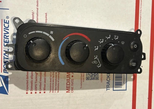 Dodge Dakota A/C Heater Control Climate Control Temperature Control (2003–2005) – Genuine OEM