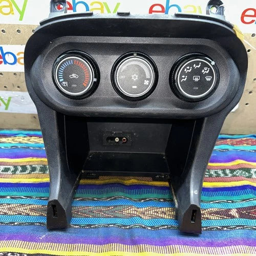 Mitsubishi Lancer Dashboard Temperature Control (2011) – Genuine OEM