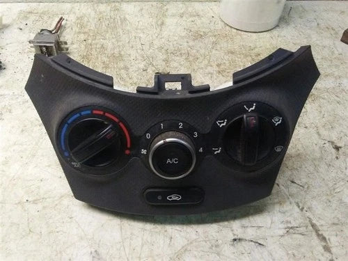 Hyundai Accent Manual HVAC Climate Control Manual (2015–2017) – Genuine OEM