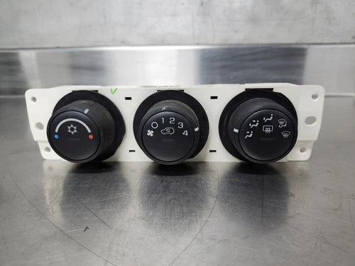 Hummer H3 Dash HVAC Climate Control (2006–2010) – Genuine OEM
