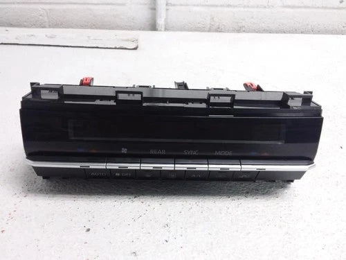 Toyota SIENNA 3 Zone Automatic Temperature Controller (2021) – Genuine OEM
