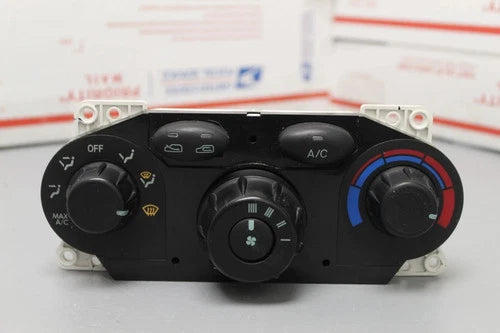 Hyundai Santa Fe Manual HVAC Climate Control (2003–2006) – Genuine OEM