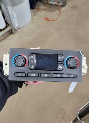 Chevy Silverado GMC Yukon AC-Heater Temperature Control Module opt CJ2 (2003–2005) – HVAC Replacement Part