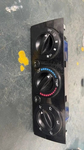 Toyota Tacoma HVAC Climate Control 55900-04070 (2012–2015) – Genuine OEM