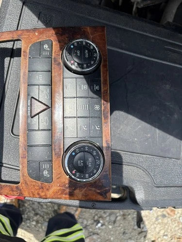 Mercedes GL450 A/C Heater Climate Temp Control Switch (2007–2012) – Genuine OEM