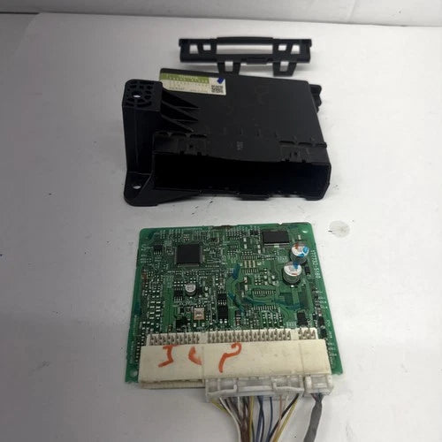 Toyota Prius Temperature Control Module 88650-47330 (2010–2015) – Genuine OEM