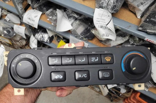 Honda Accord HVAC Climate Control Assembly (2001–2002) – Genuine OEM | Ref SKU-3943