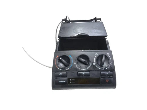 Toyota Corolla Matrix HVAC Climate Control (2004) – Genuine OEM