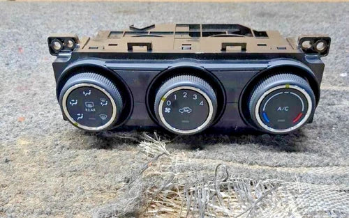 Subaru Forester A/C Heater Manual Climate Control (2014–2015) – Genuine OEM