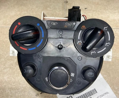 Nissan Versa Nissan Micra HVAC Climate Control (2015–2019) – Genuine OEM