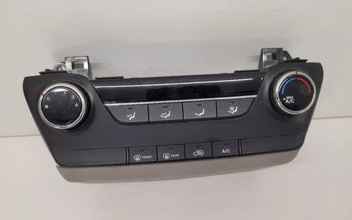 Hyundai Tucson A/C Heater Temperature Climate Manual Control (2016–2018) – Genuine OEM