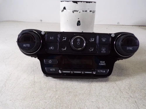 GMC Yukon Automatic A/C Heat Temperature Control Unit (2015–2016) – Genuine OEM