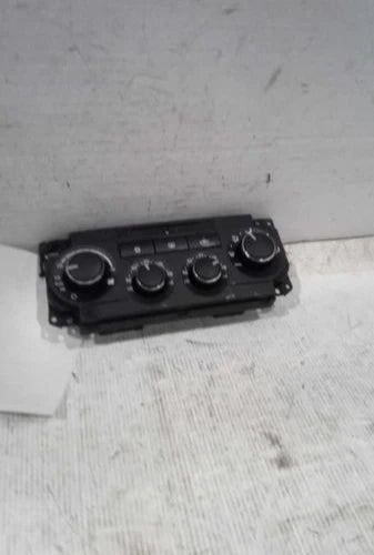 Jeep Commander HVAC Climate Control Used (2006–2010) – HVAC Replacement Part