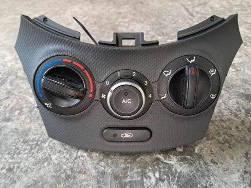 Hyundai Accent Manual HVAC Climate Control Unit (2015–2017) – Genuine OEM