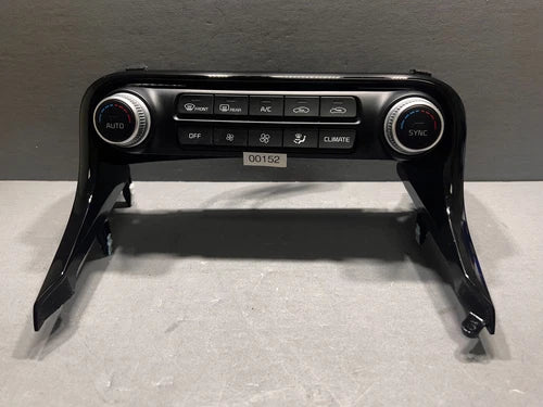 Kia STINGER FRONT HVAC A/C Climate Control 97250J5000 (2018–2021) – Genuine OEM
