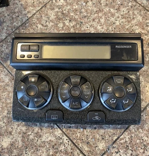 Toyota 4Runner SR5 HVAC Climate Control Assembly (2003–2005) – Genuine OEM