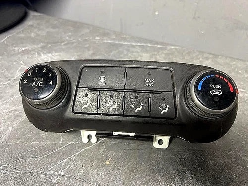 Hyundai Tucson Manual HVAC Climate Control Pre-Owned. (2010–2013) – HVAC Replacement Part