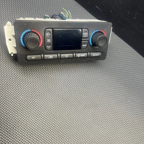Chevy Silverado, Sierra, Tahoe & More Climate Temperature Controls Unit (2003–2006) – Genuine OEM