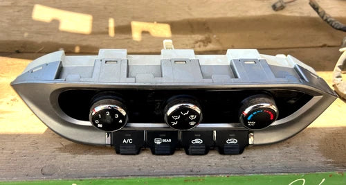 Kia Rio A/C Manual Heater Climate Control 3 knob Pre-Owned. (2012–2015) – HVAC Replacement Part