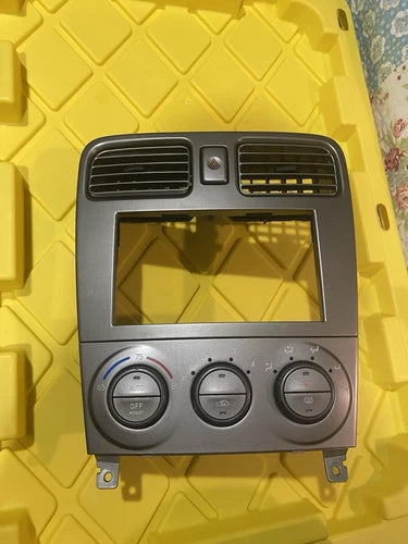 Subaru Forester 2003-08 A/C Heater Manual Climate Control Temperature W Bezel – Genuine OEM