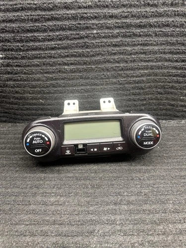 Hyundai Tucson Dual Auto Climate Control (2010–2013) – Genuine OEM