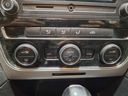VW Passat Heater A/C Climate Control Swich (2017) – Genuine OEM