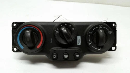 Chevrolet Equinox 2005 A/C Temperature Heater Climate Controls (2005) – HVAC Replacement Part