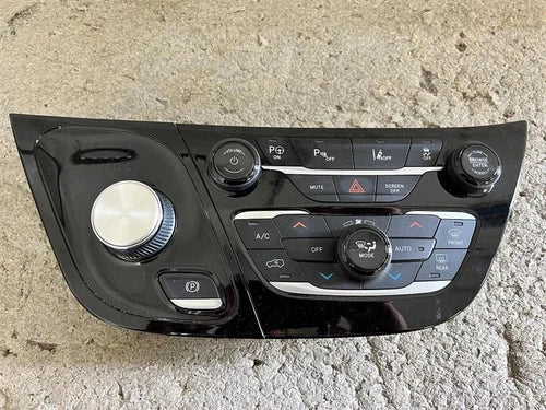 Chrysler Pacifica Auto Climate A/C Heater Temperature Radio Control (2021–2023) – Genuine OEM
