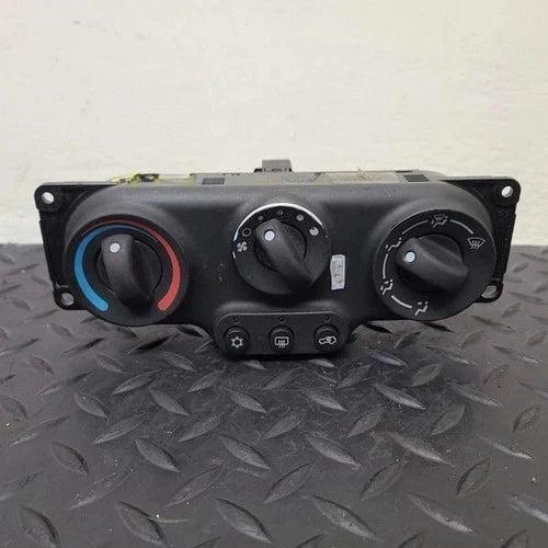 Chevy Equinox HVAC Climate Control Assembly (2005) – Genuine OEM | Ref SKU-5143